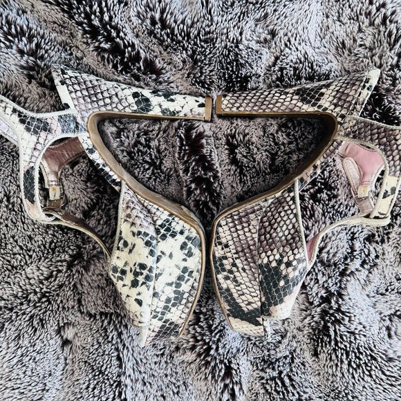 Pink & Pepper faux snake skin platform heels - Picture 2 of 7